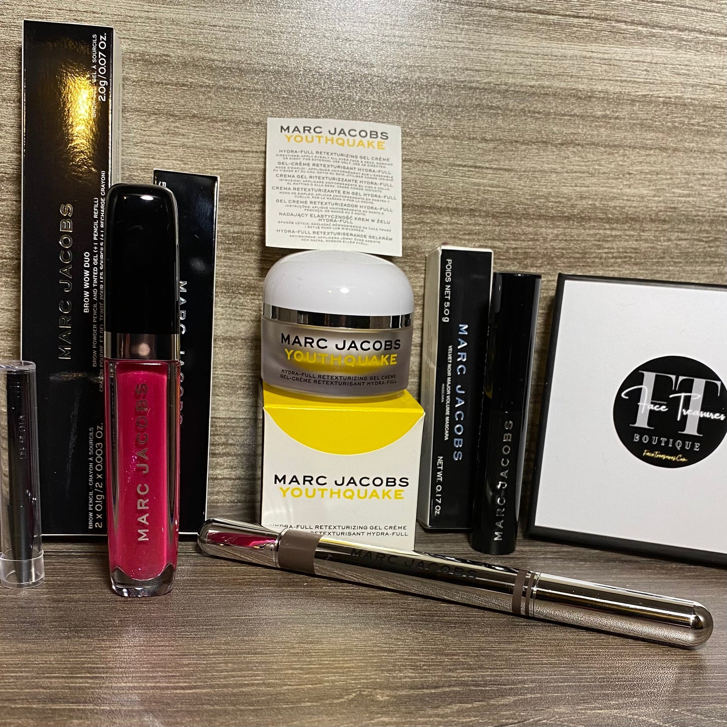 Marc Jacob’s Rare 4 piece Designer Makeup Bundle w/ Free Same Day Shipping