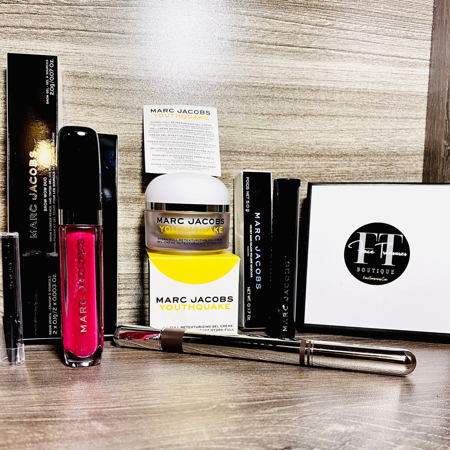 Marc Jacob’s Rare 4 piece Designer Makeup Bundle w/ Free Same Day Shipping