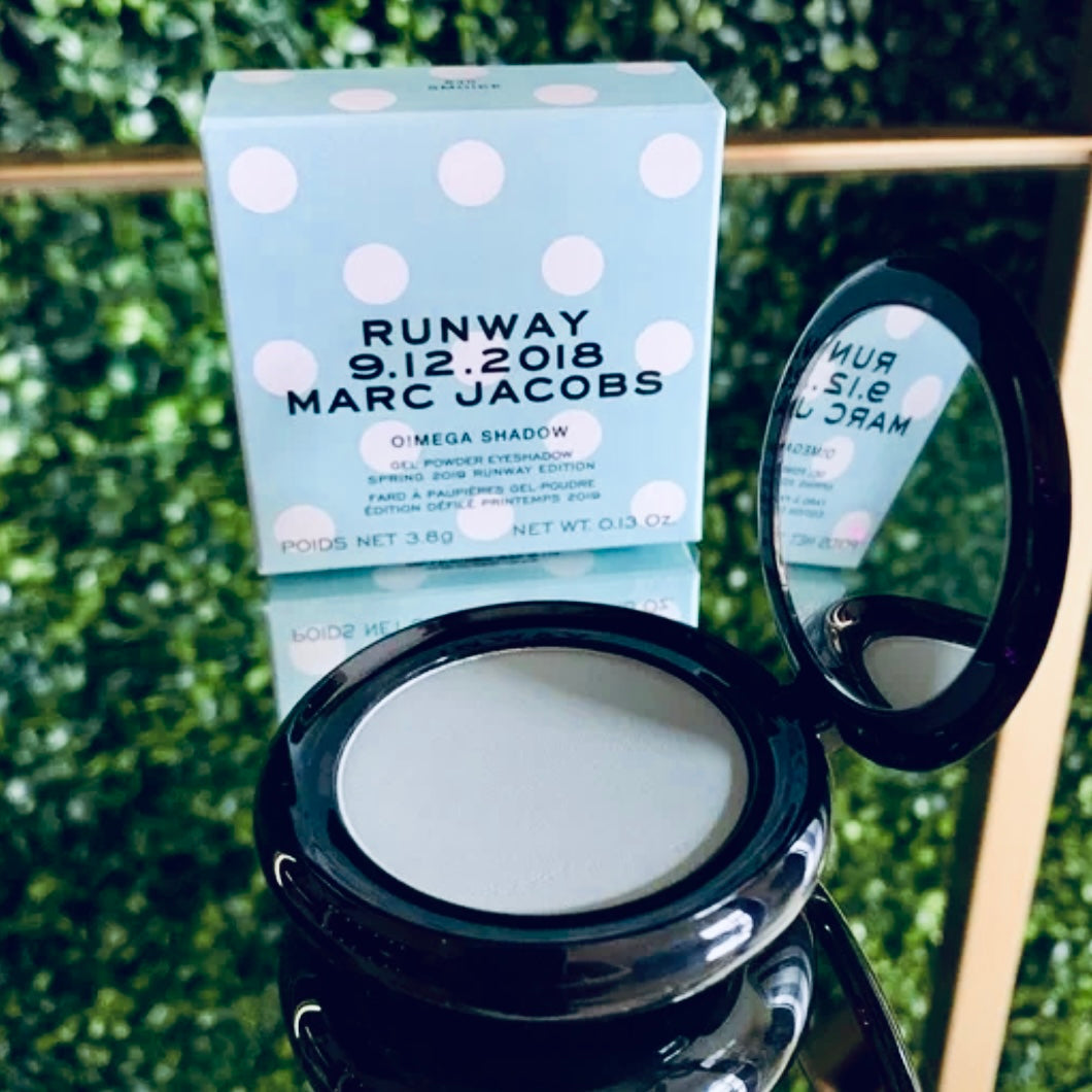 Marc Jacobs Beauty Runway OMega Gel Powder Eyeshadow Shade: Smo!ke Super size